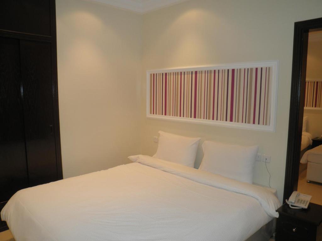 Marina Royal Hotel Suites Кувейт Номер фото