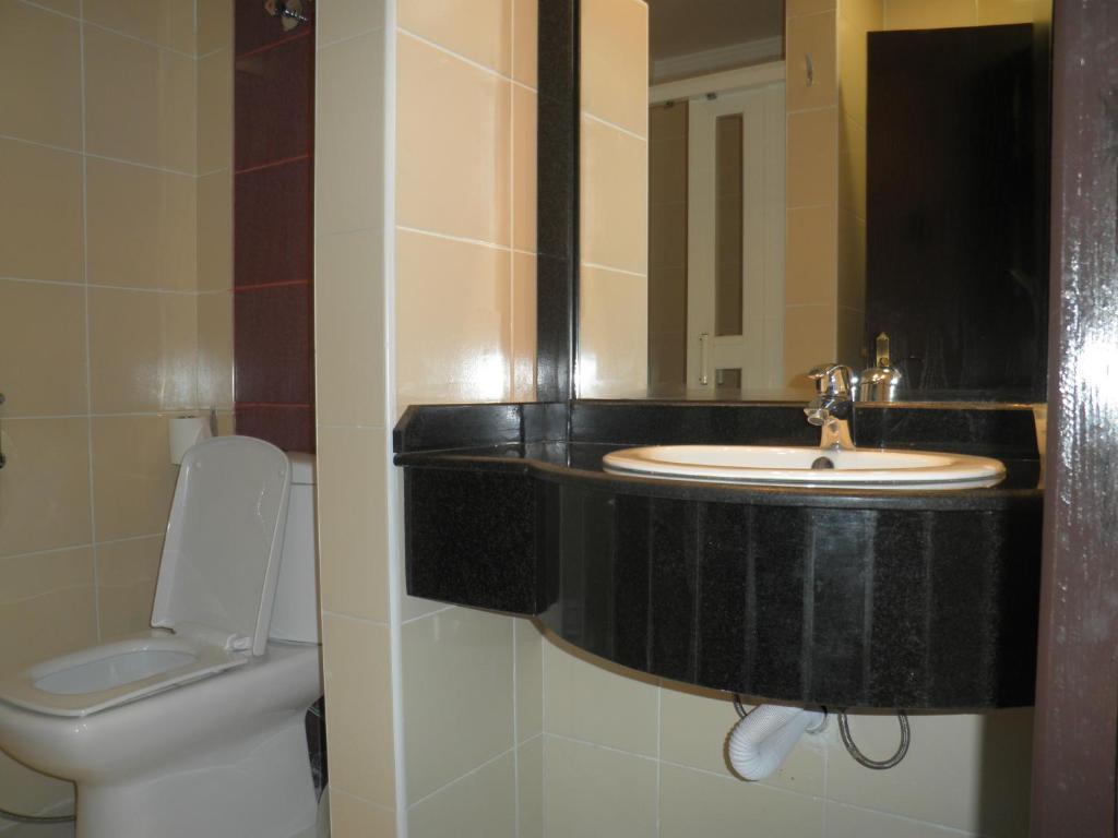 Marina Royal Hotel Suites Кувейт Номер фото
