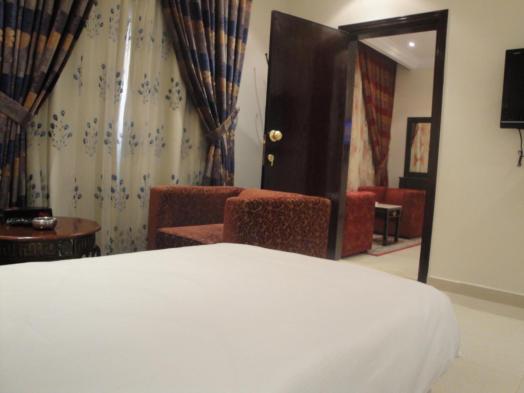 Marina Royal Hotel Suites Кувейт Экстерьер фото