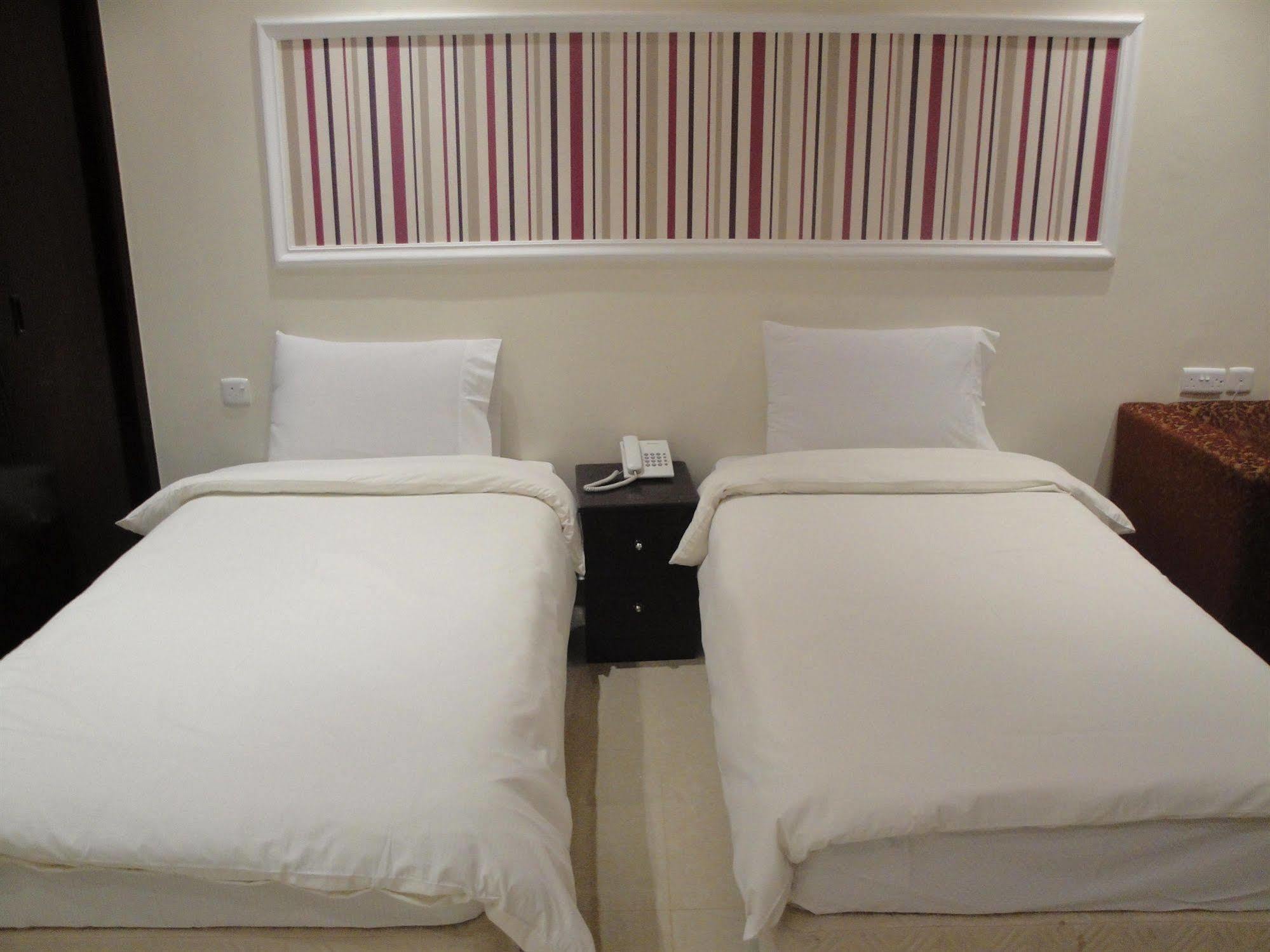 Marina Royal Hotel Suites Кувейт Экстерьер фото