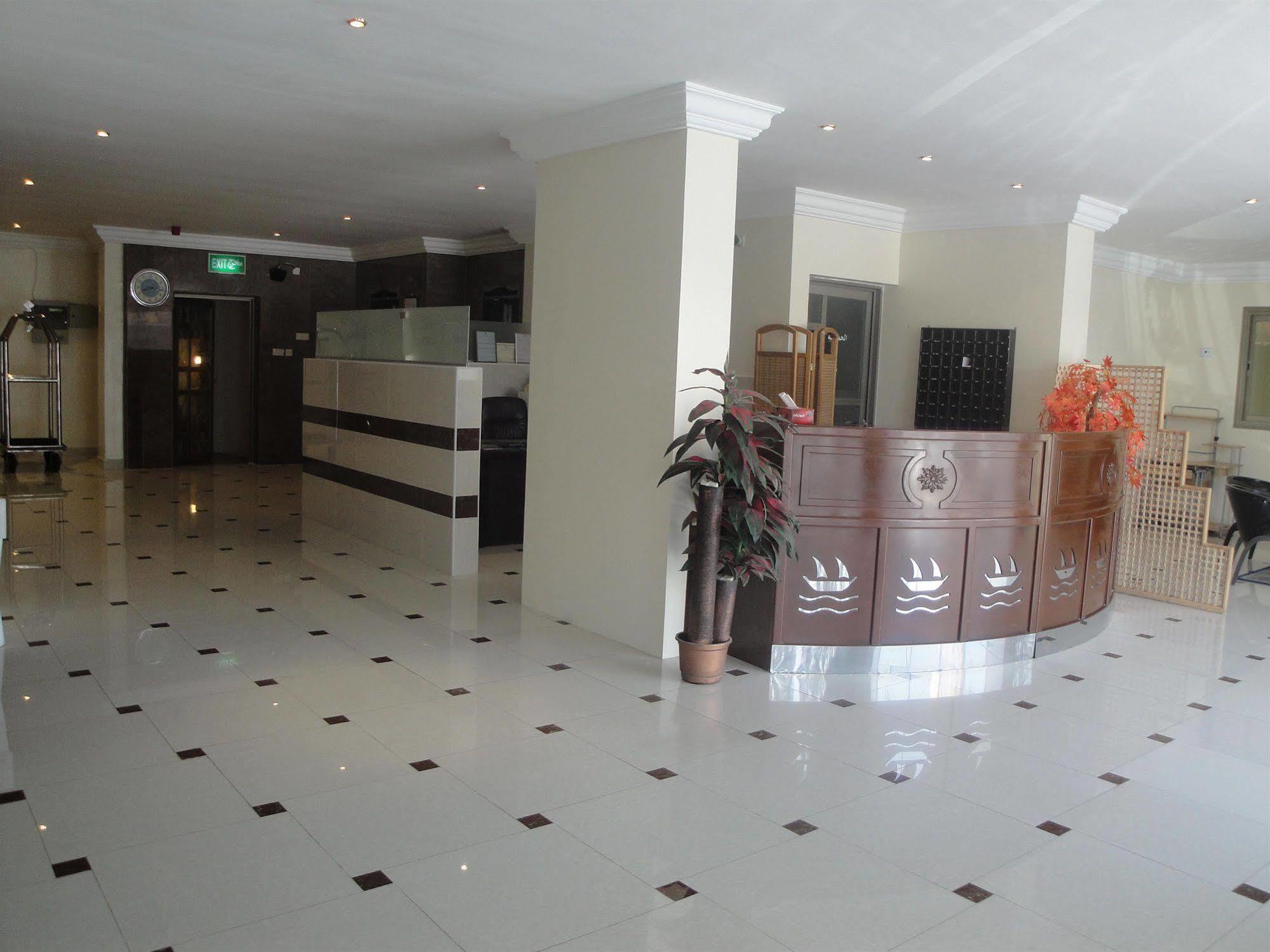 Marina Royal Hotel Suites Кувейт Экстерьер фото