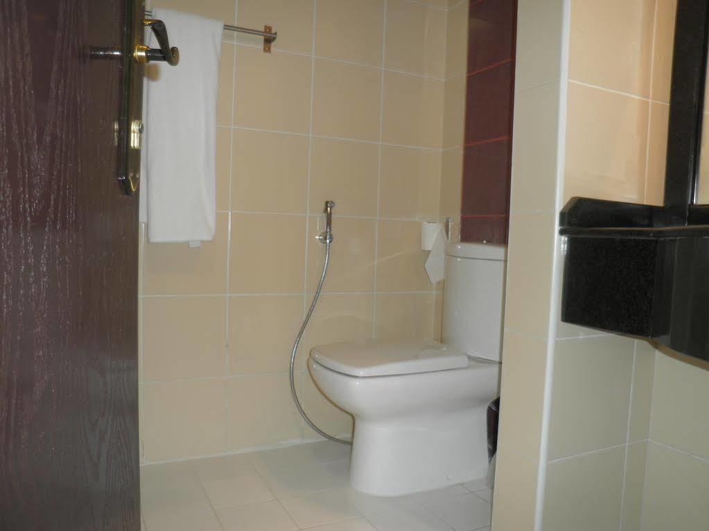 Marina Royal Hotel Suites Кувейт Экстерьер фото